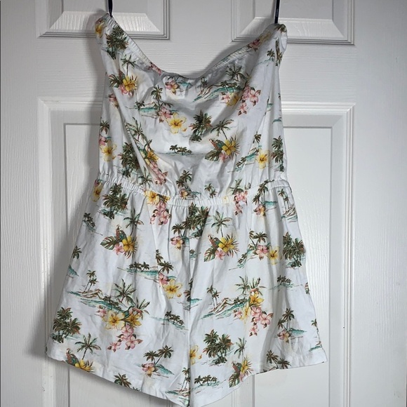 Floral Print Romper - Picture 6 of 6